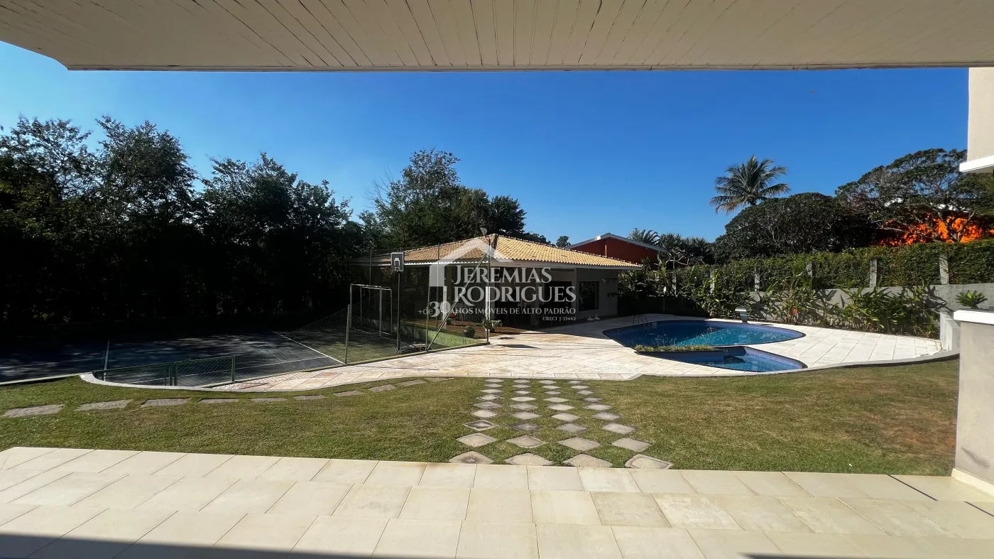 Casa para venda e locação com 6 dormitórios no Condomínio Chácaras Cataguá em Taubaté/SP.