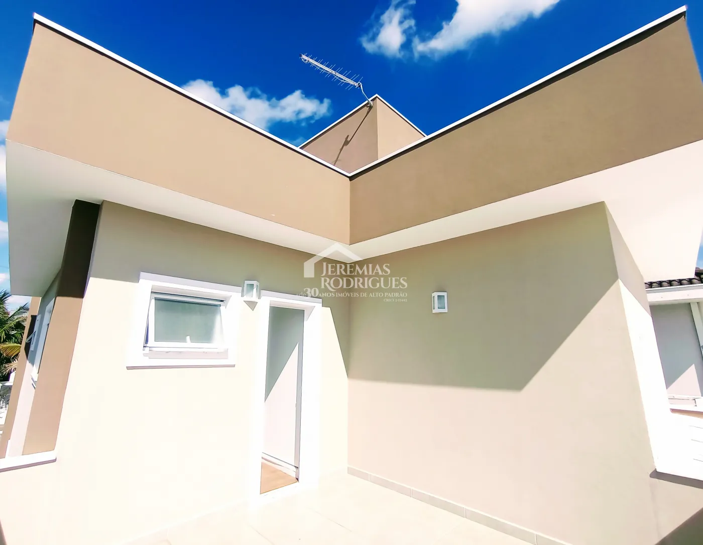 Casa à venda com 4 suítes no Condomínio Altos da Serra VI em São José dos Campos/SP