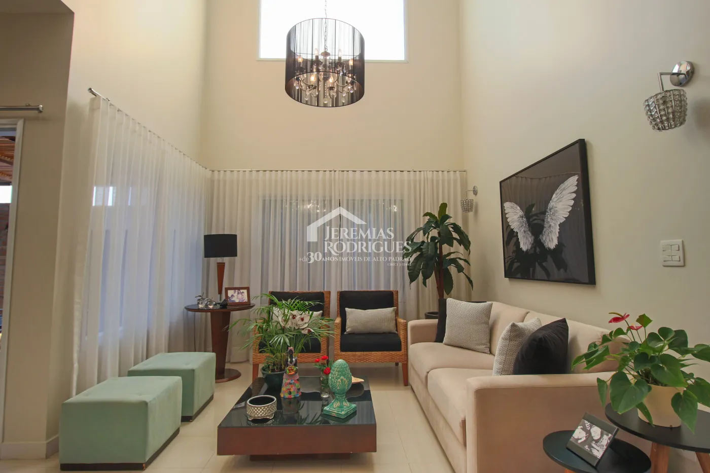 Casa com 3 suítes - Condomínio Taubaté Village - Taubaté/SP.