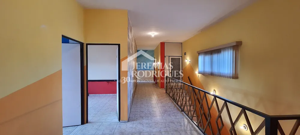 Prédio comercial com 310 m² -  Independencia - Taubaté/SP