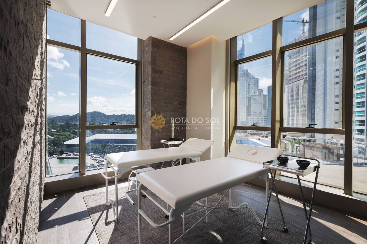 Yachthouse Apartamento Alto Padrão 4 Suítes no Centro de Balneário Camboriú SC