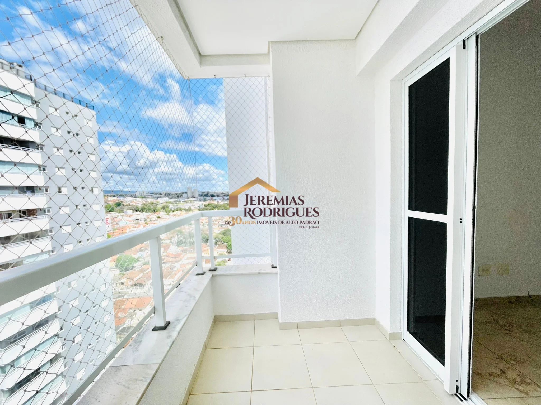 Apartamento para locação no Edifício Itacaré em Taubaté/SP.
