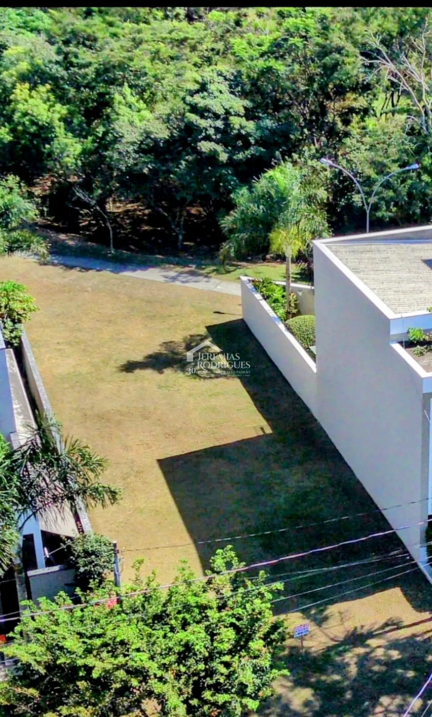 Terreno à venda com 307 m² no Condomínio Campos do Conde II em Tremembé/SP.