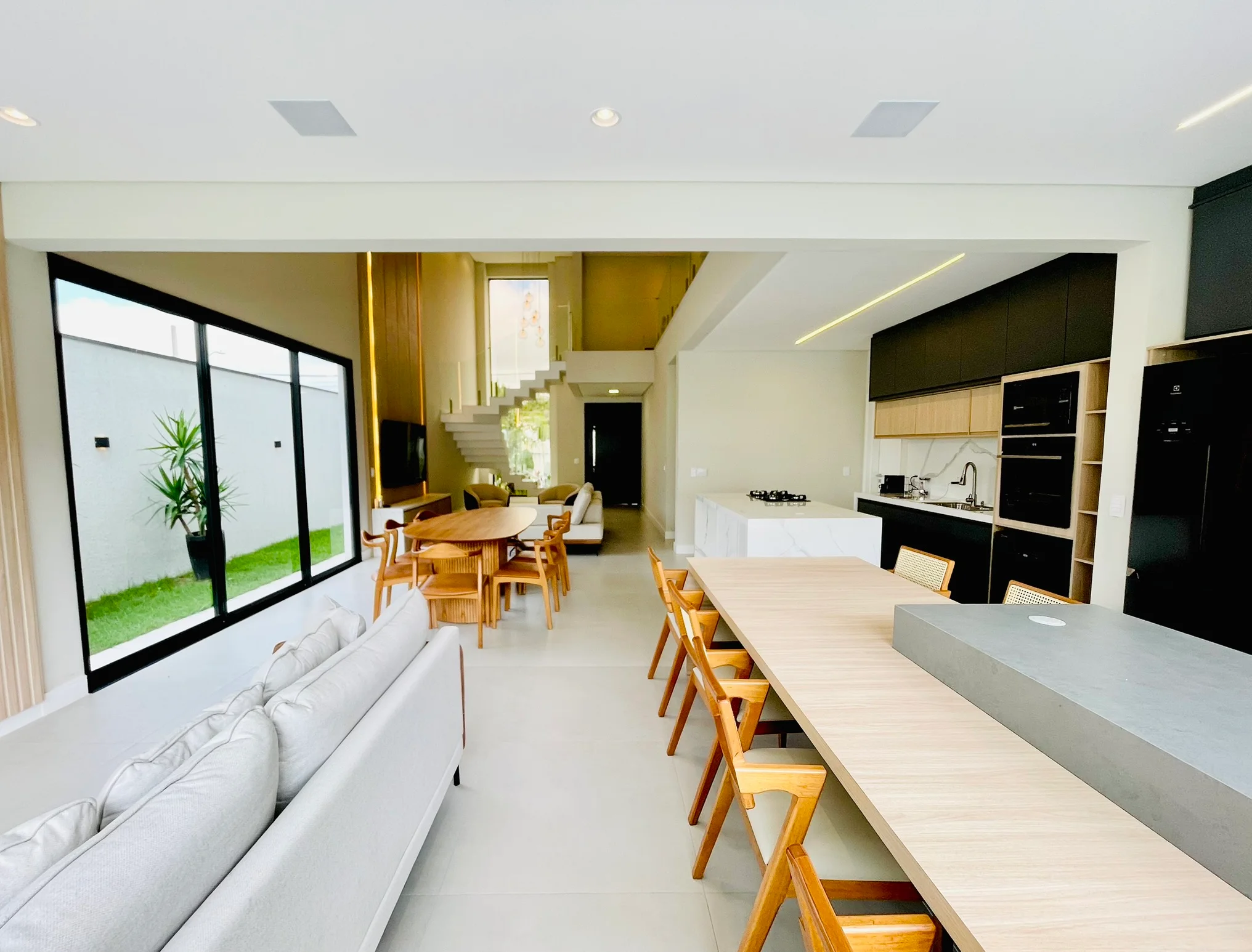 Casa à venda com 4 dormitórios no Condomínio Cyrela Landscape em Taubaté/SP. 