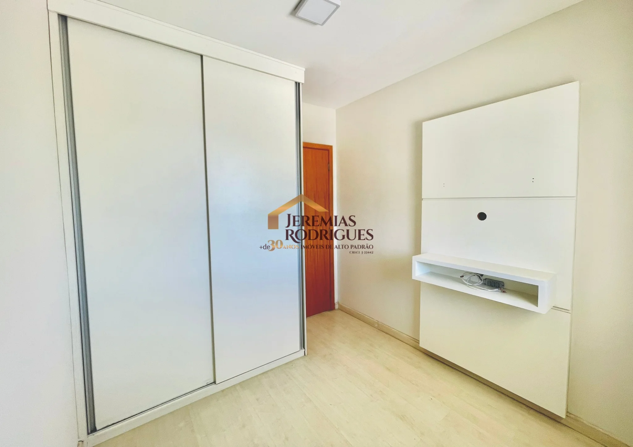 Apartamento para locação no Condomínio Varandas da Mantiqueira em Taubaté/SP.