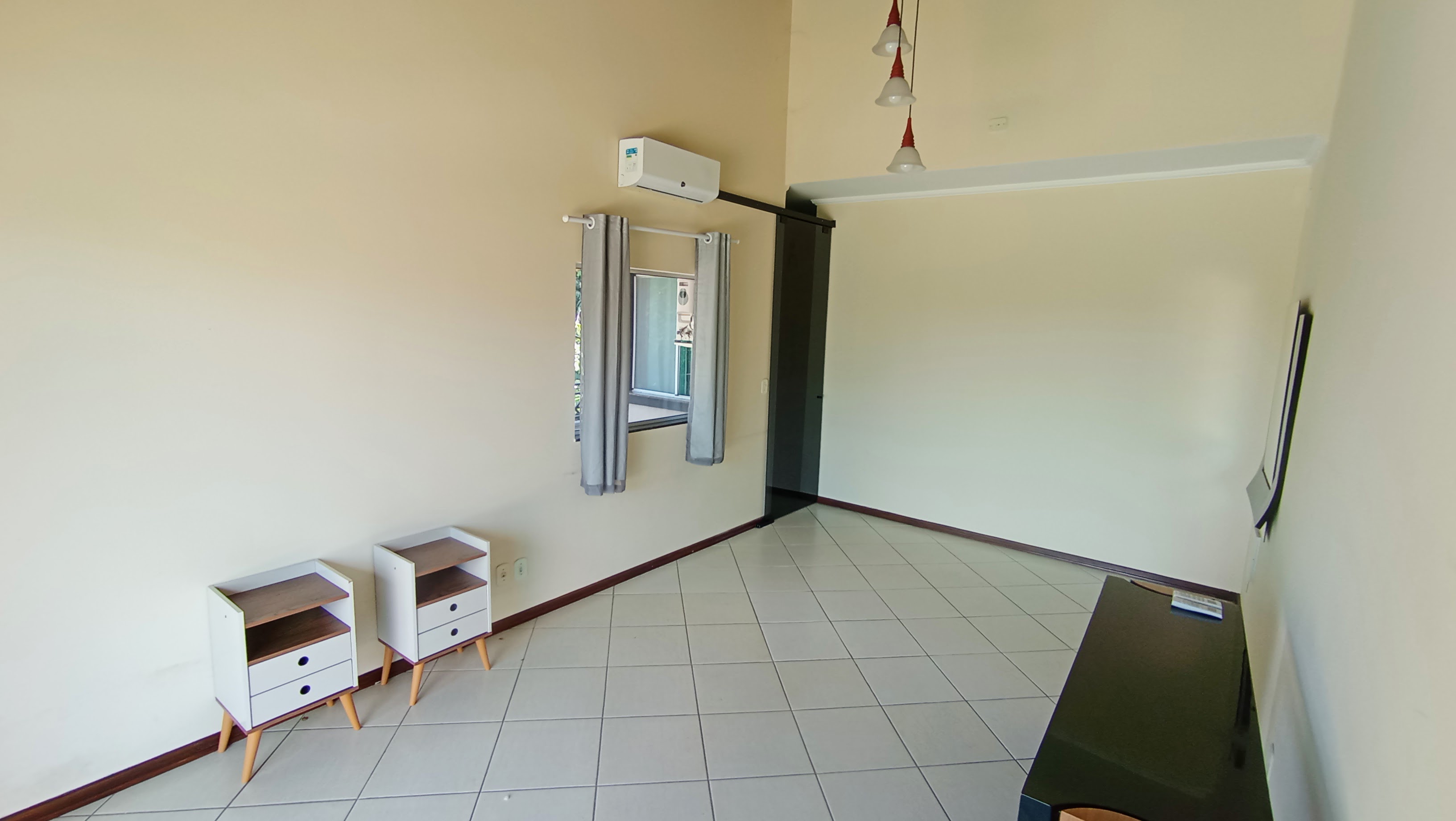 Casa para venda e locação com 3 dormitórios no Condomínio Vale dos Príncipes em Taubaté/SP.