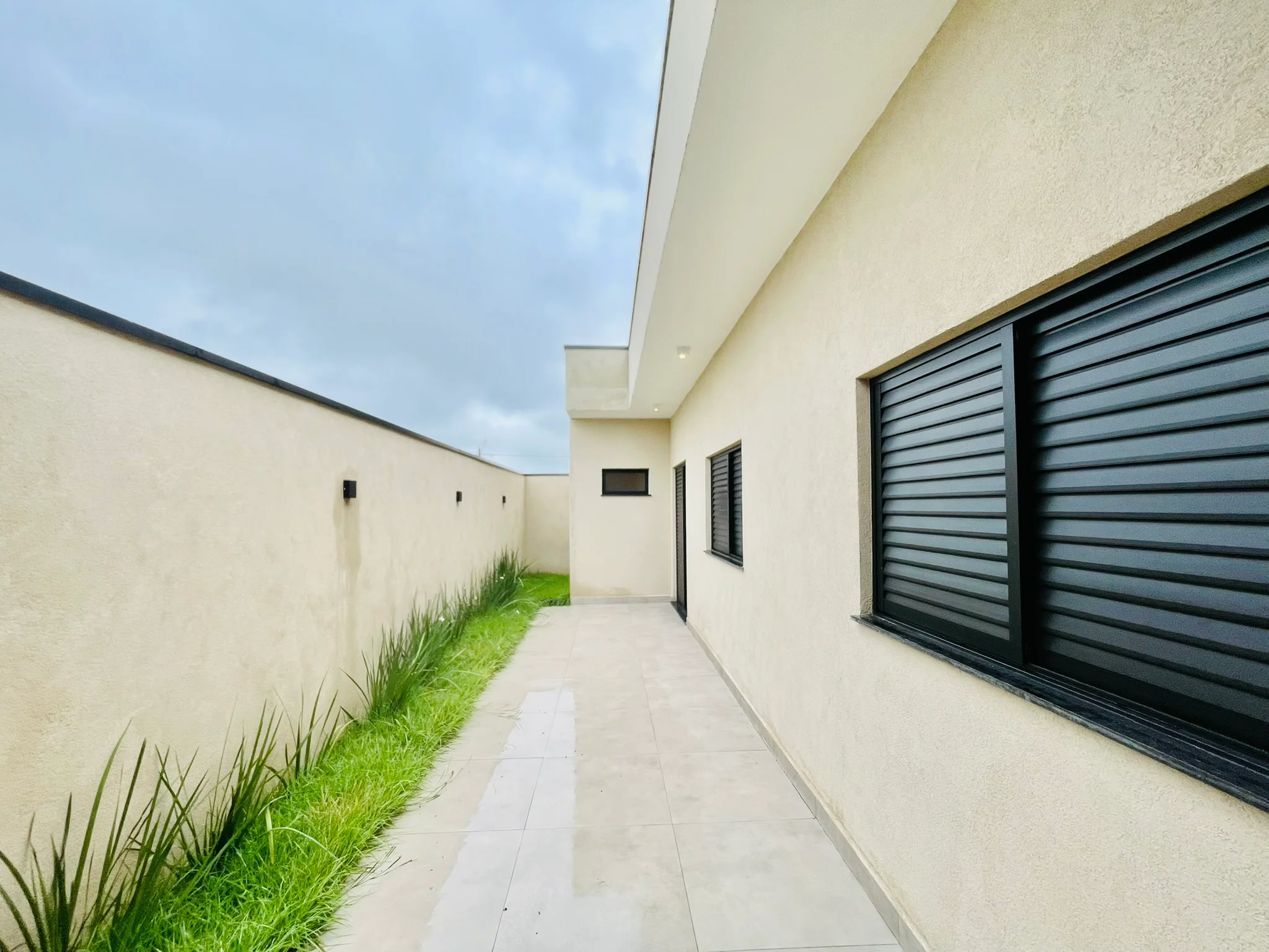 Casa à venda com 3 dormitórios no Condomínio Bosque da Imperatriz em Pindamonhangaba/SP. 