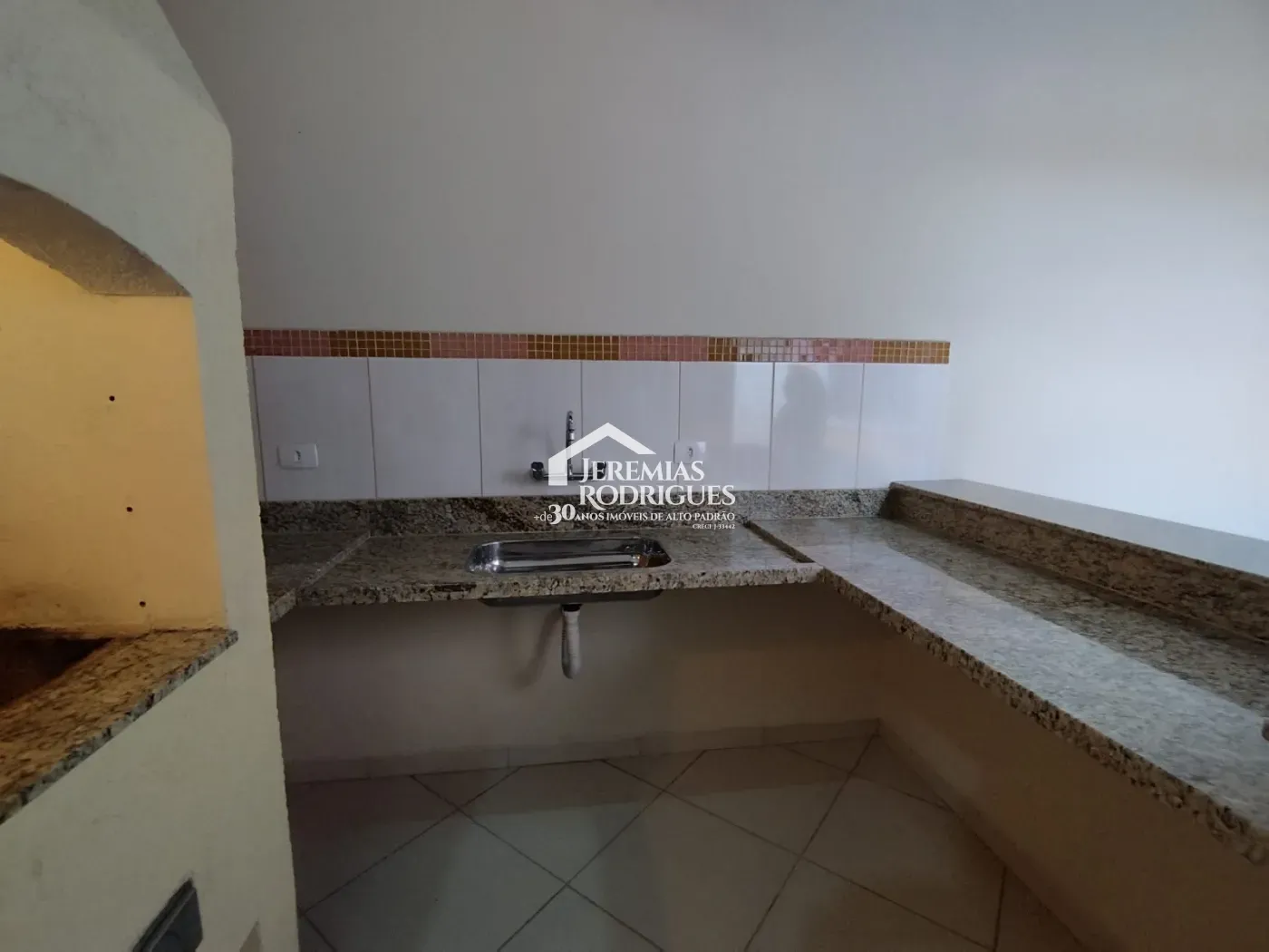 Casa à venda com 4 dormitórios no bairro Alto do Cardoso em Pindamonhangaba/SP.