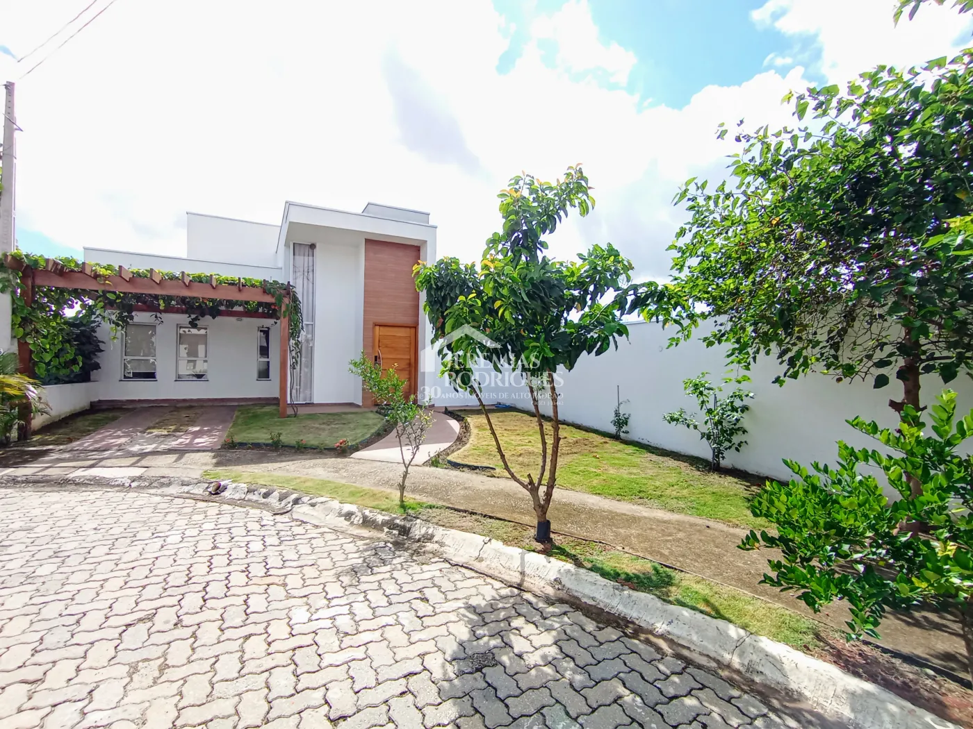 Casa para venda com 2 dormitórios no Residencial Charles Schineider em Taubaté/SP