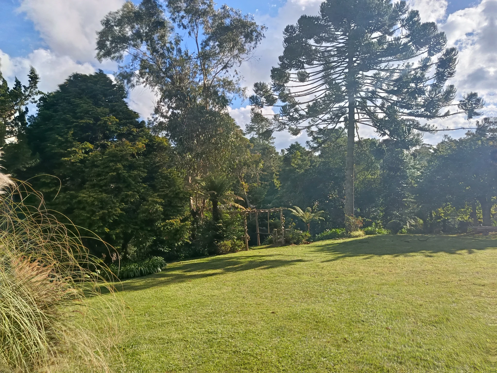 Casa à venda com 4 suítes no Alto do Capivari em Campos do Jordão/SP.