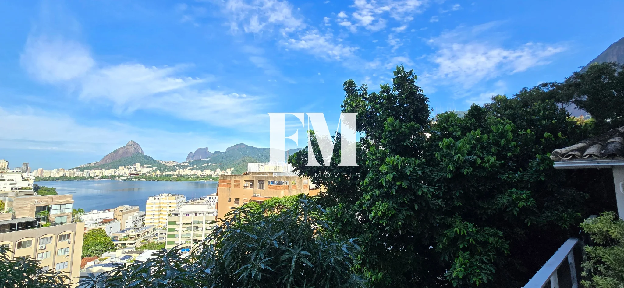 Casa Espetacular a venda na Lagoa | Rua Sacopã | Original 4 Quartos (3 Suítes) | com Piscina e Vista Panorâmica.              e Piscina - foto 7