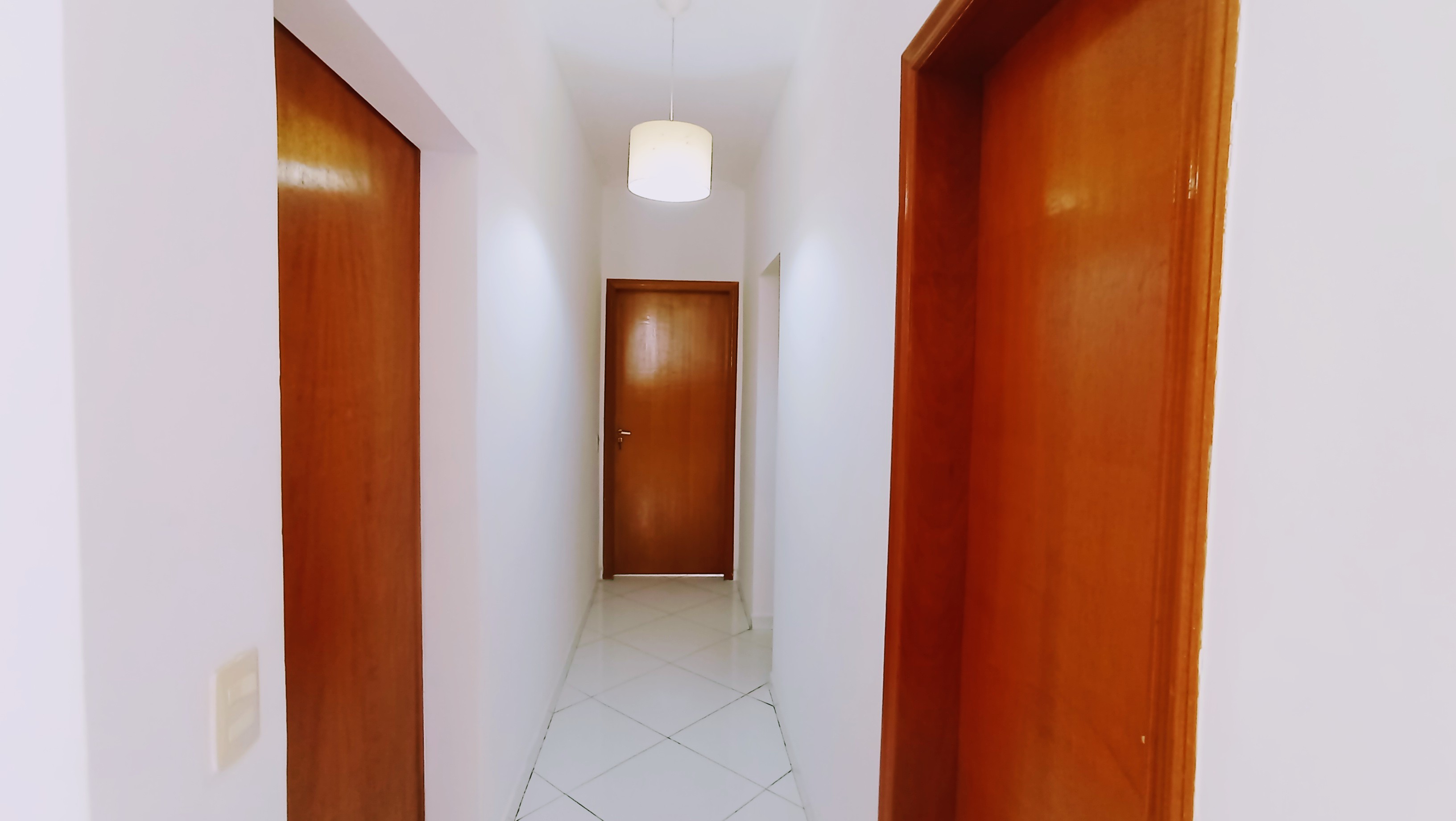 Casa à venda com 4 suítes no Condomínio Real Ville em Pindamonhangaba/SP. 