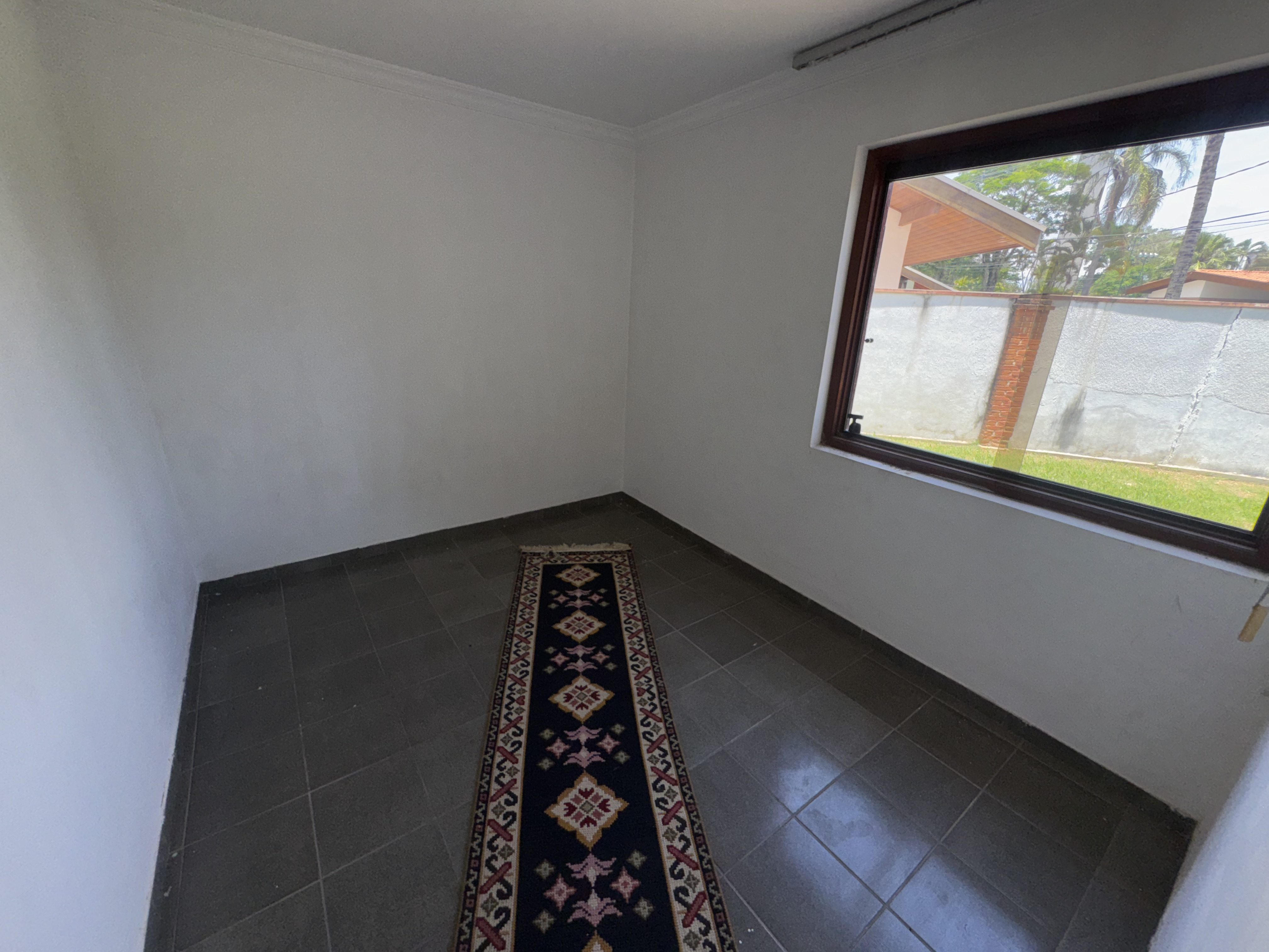 Casa à venda com 5 dormitórios no Condomínio Village Paineiras em Pindamonhangaba/SP.