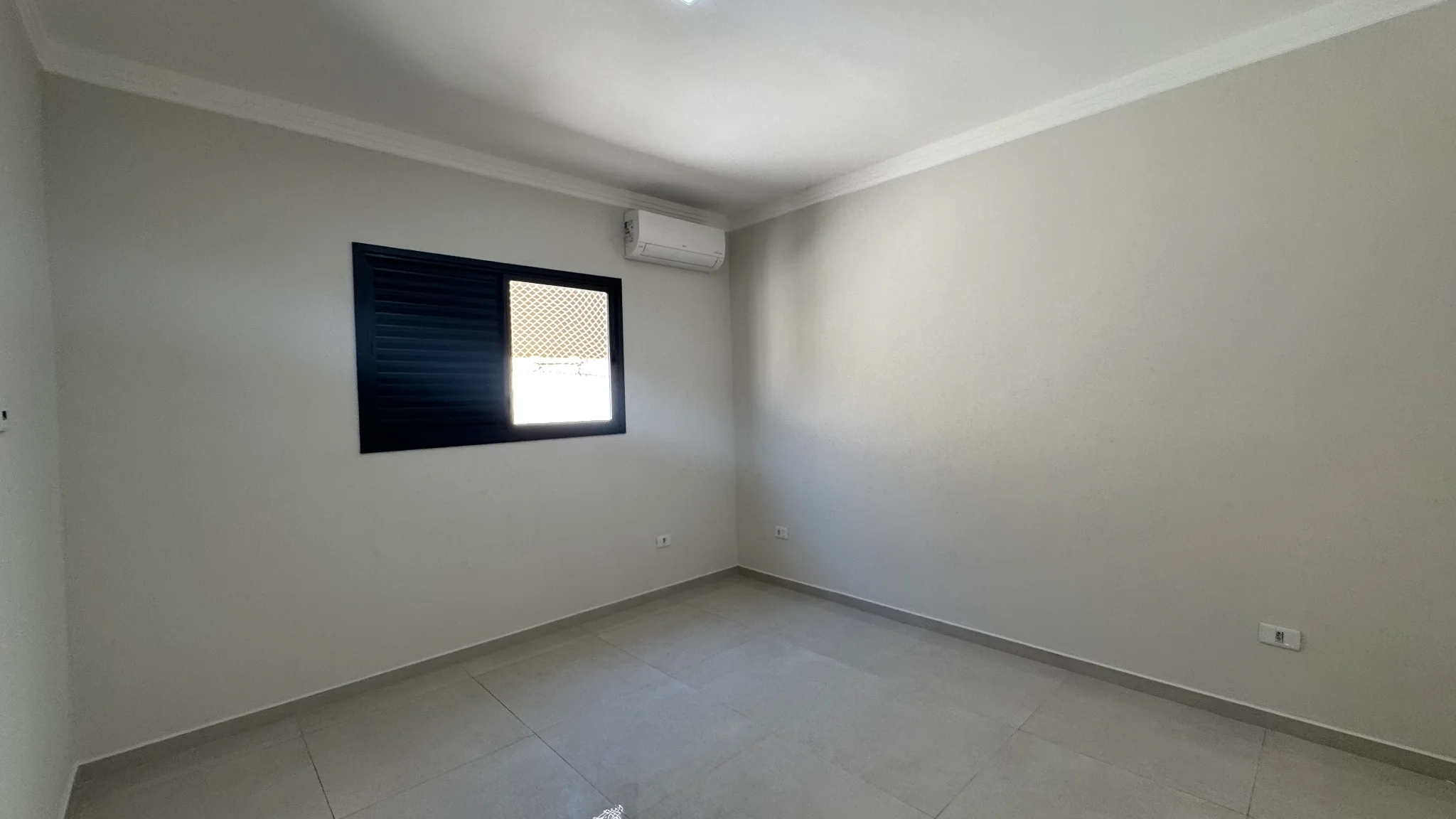 Casa à venda no Condomínio Village do Sol em Pindamonhangaba/SP. 