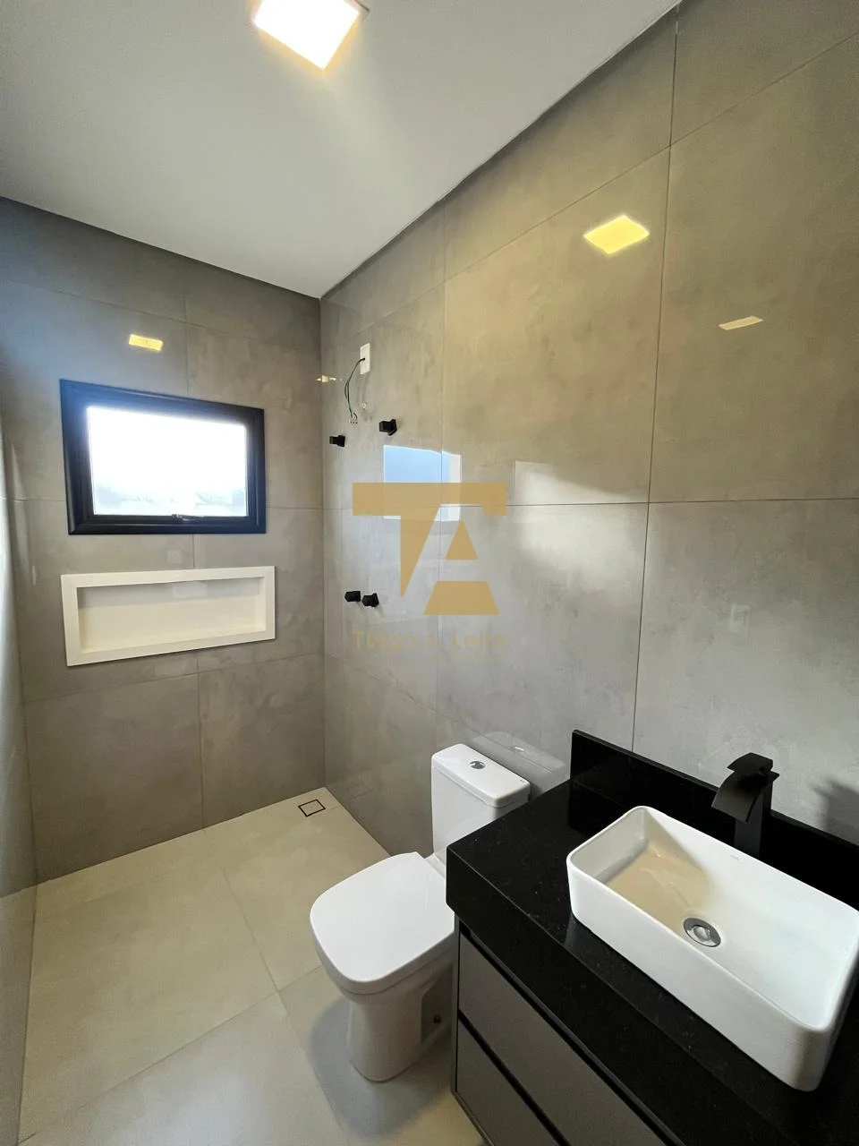 Casa Térrea com 3 Suítes e Fachada Contemporânea – Condomínio Pérola do Vale, Tremembé/SP