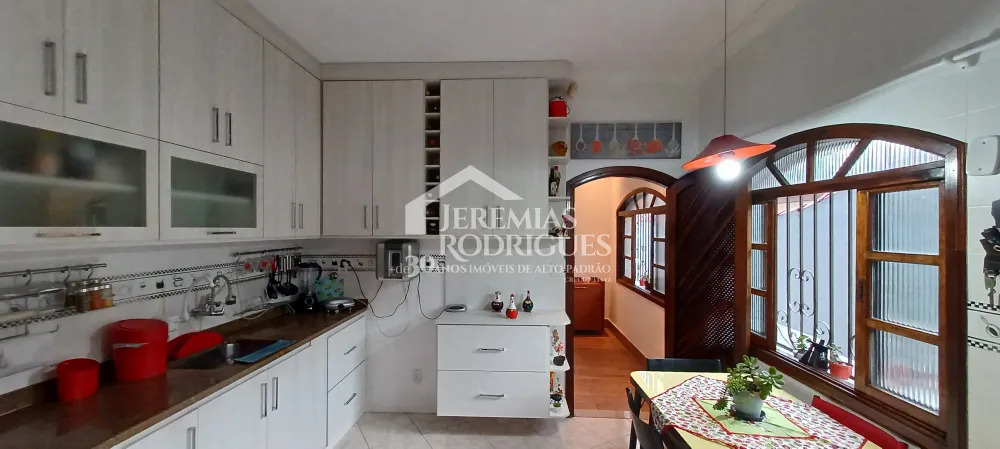 Casa com 3 dormitórios, 233 m² - Santana - Pindamonhangaba/SP