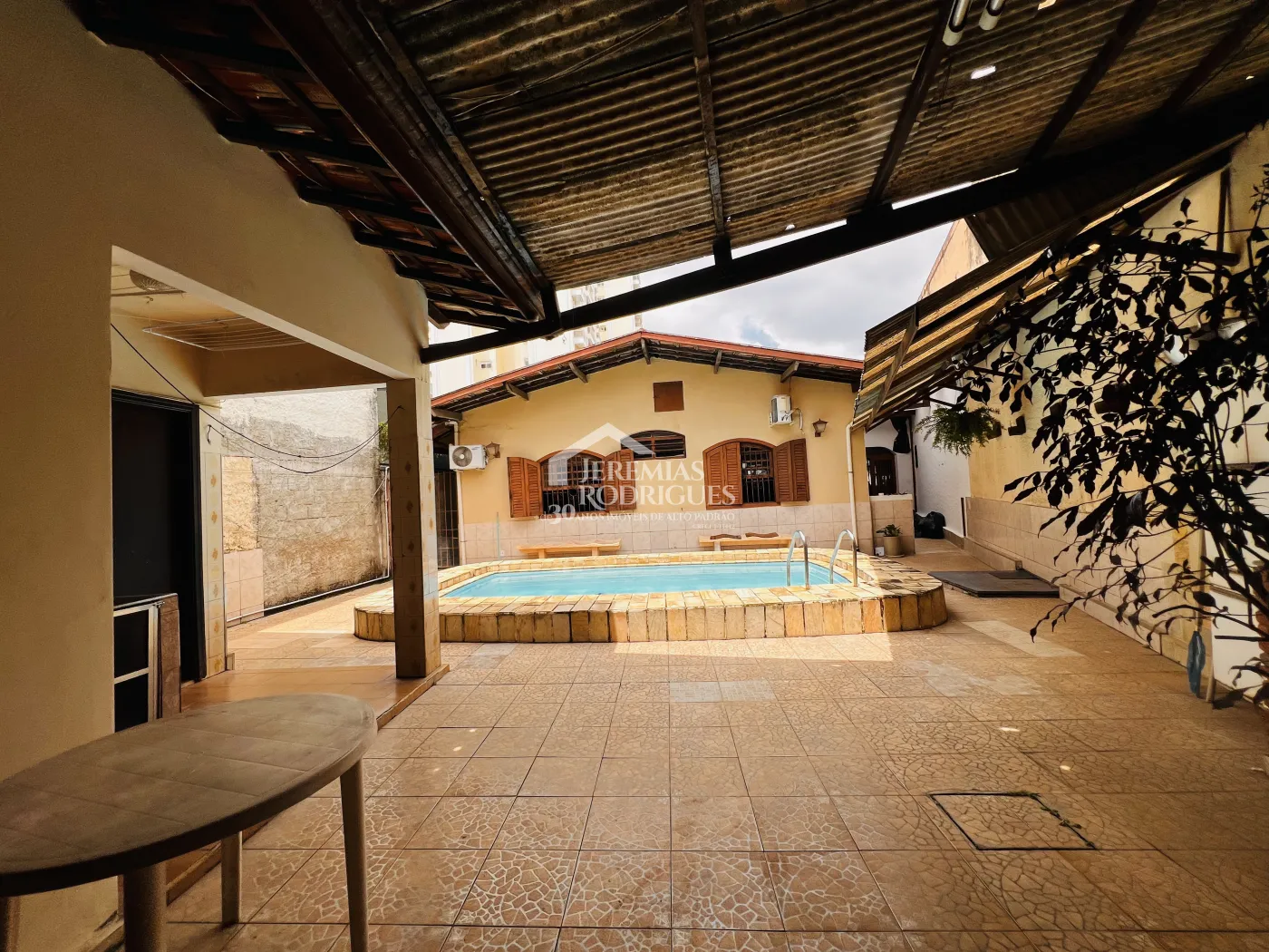 Casa para venda com 4 dormitórios no Centro em Taubaté/SP