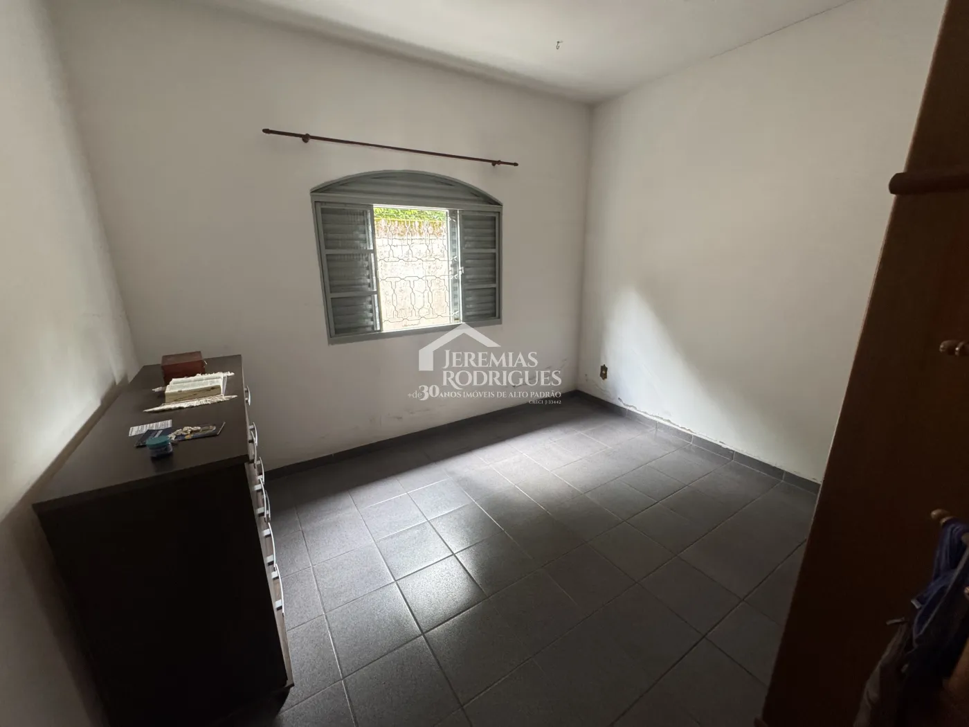 Área com imóvel residencial para venda no bairro Crispim em Pindamonhangaba/SP