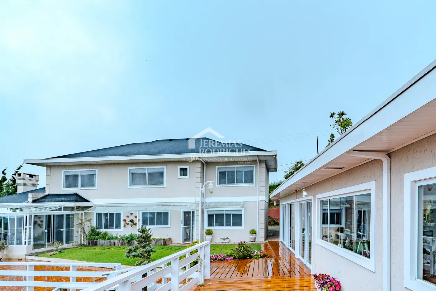 Casa à venda por R$ 4.400.000,00 - Campos do Jordão/SP