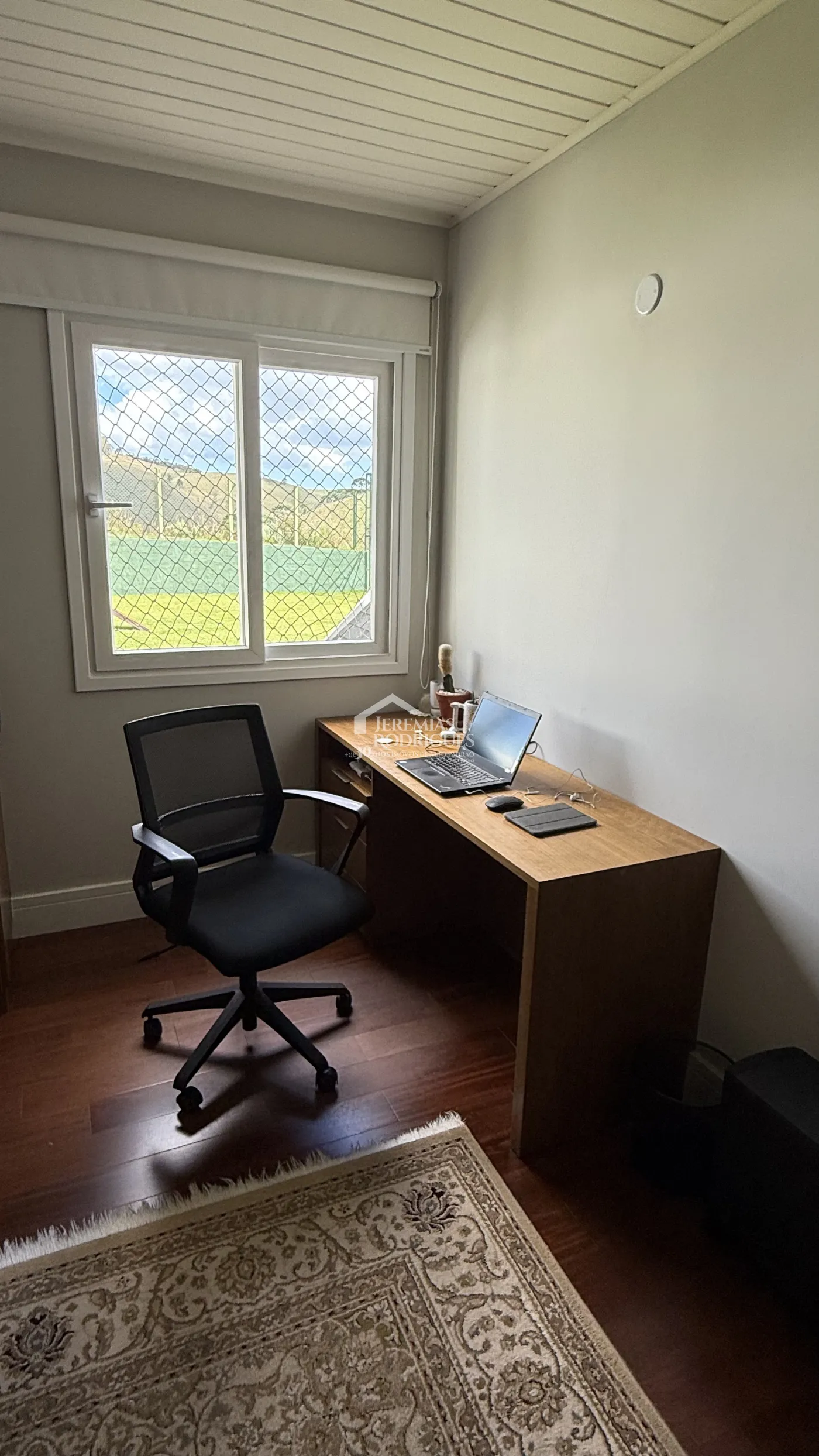 Casa à venda com 4 suítes no Condomínio Jardim Monte Belo em Campos do Jordão/SP.