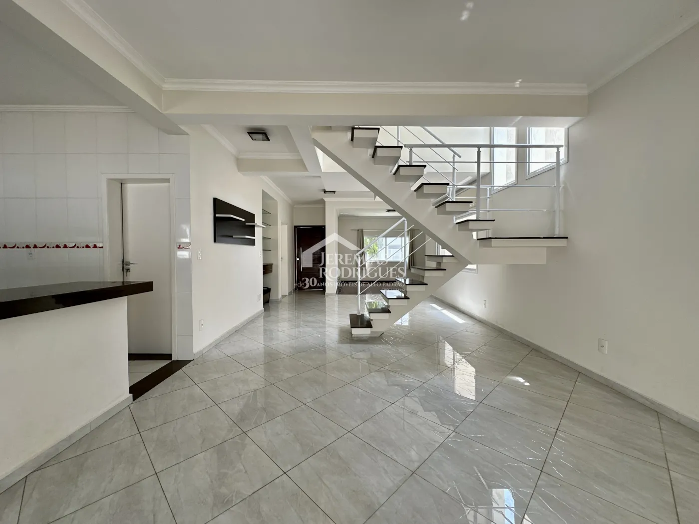 Casa para venda e locação com 4 suítes no Condomínio Campos do Conde II em Tremembé/SP