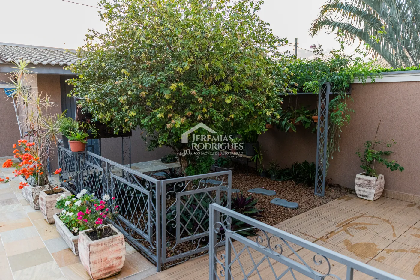 Casa à venda no Condomínio Colonial Village I em Pindamonhangaba/SP