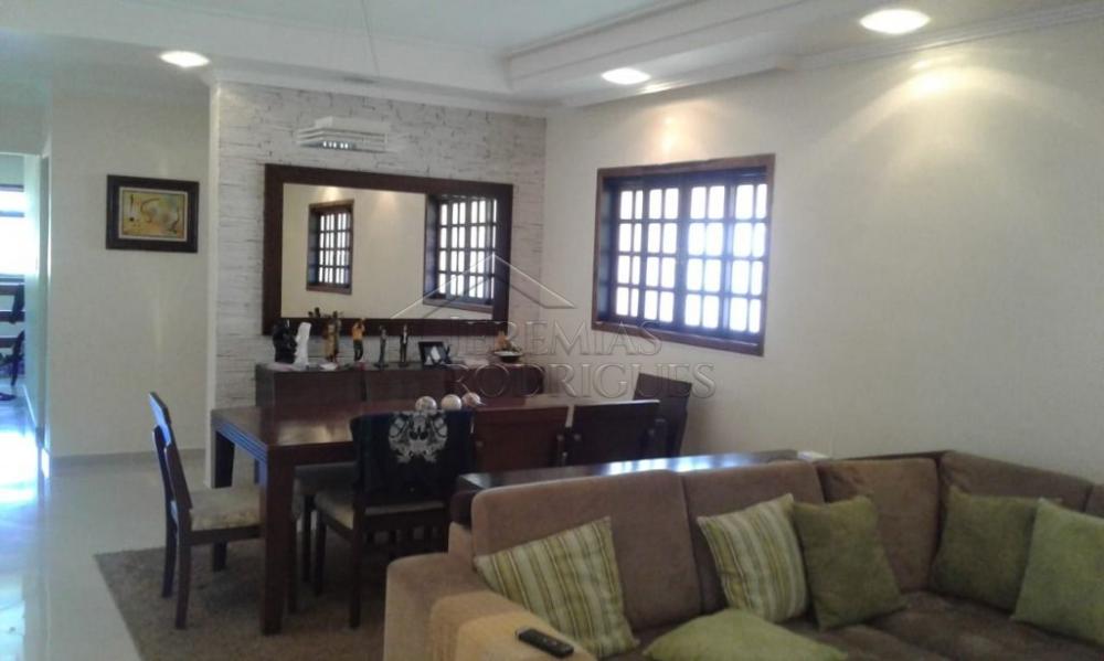 Casa à venda por R$ 1.050.000,00 - Pindamonhangaba/SP