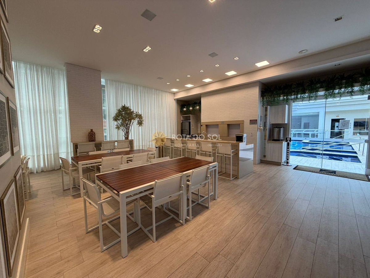 Apartamento Mobiliado 4 Suítes à Venda Meia Praia Itapema SC