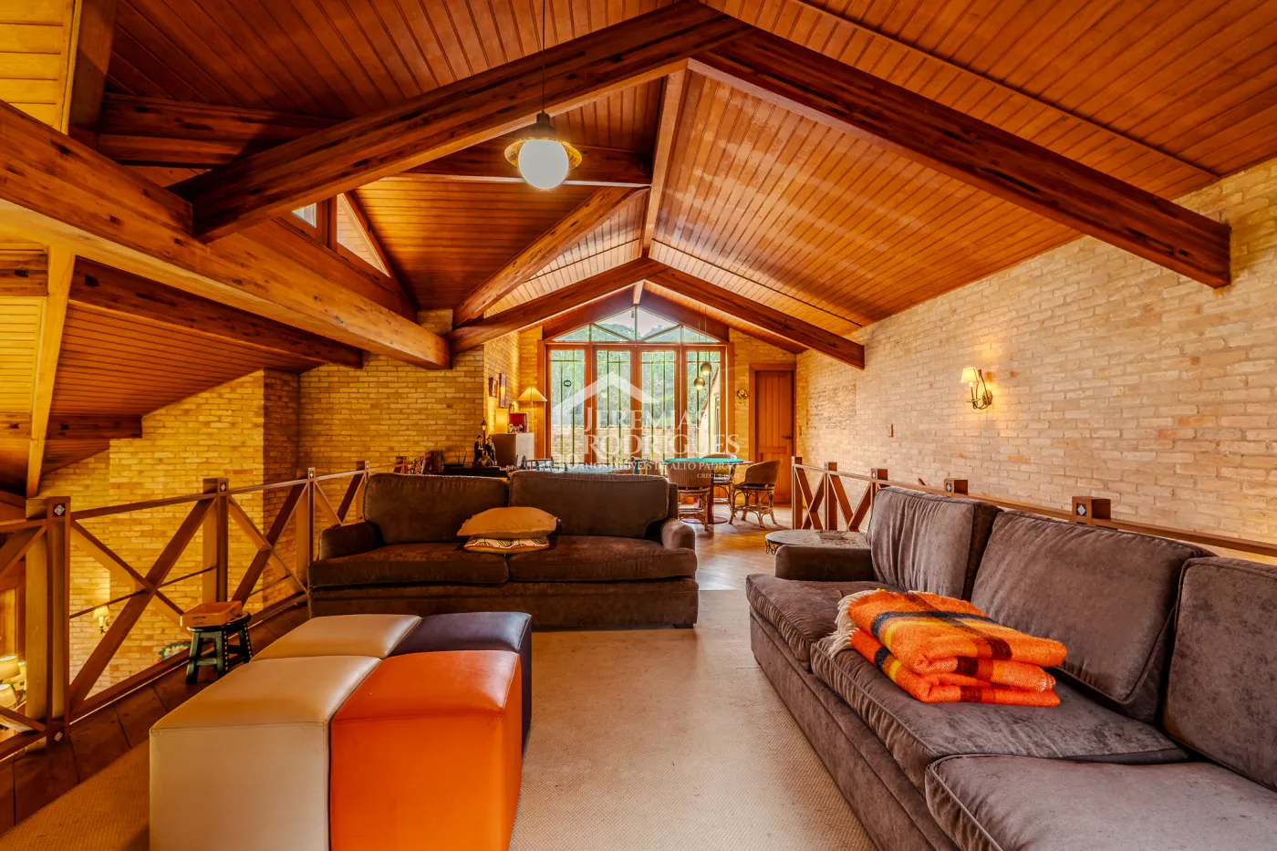 Casa de Campo à venda com 5 suítes no bairro Reinópolis em Santo Antônio do Pinhal/SP