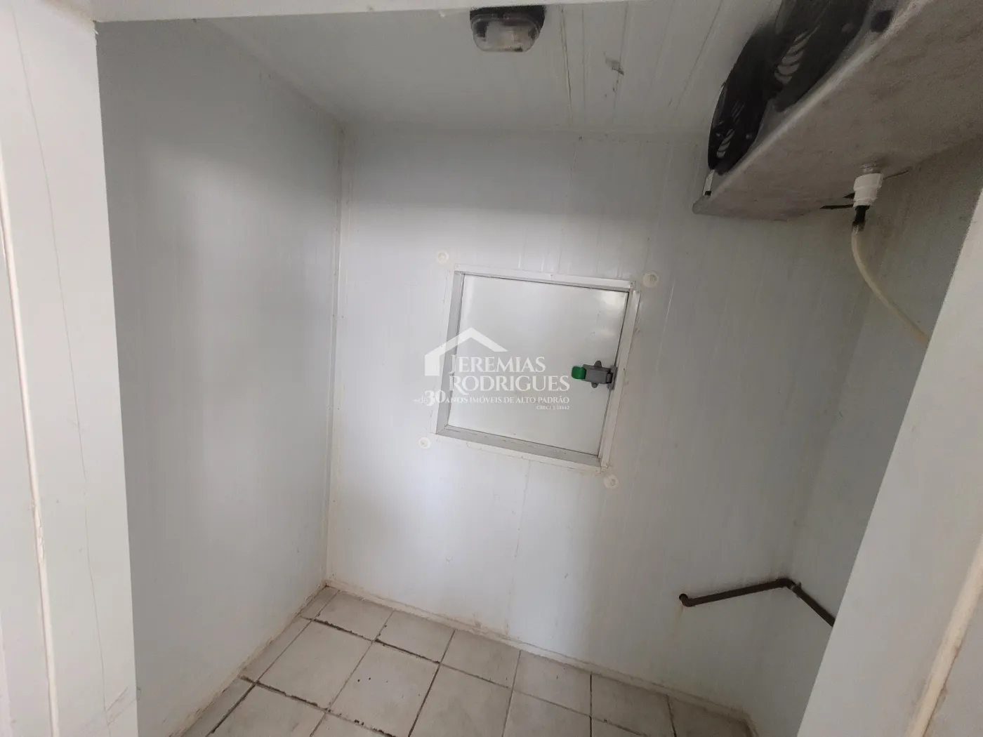 Cozinha industrial com 360 m² - Residencial Ouro Verde - Pindamonhangaba/SP.