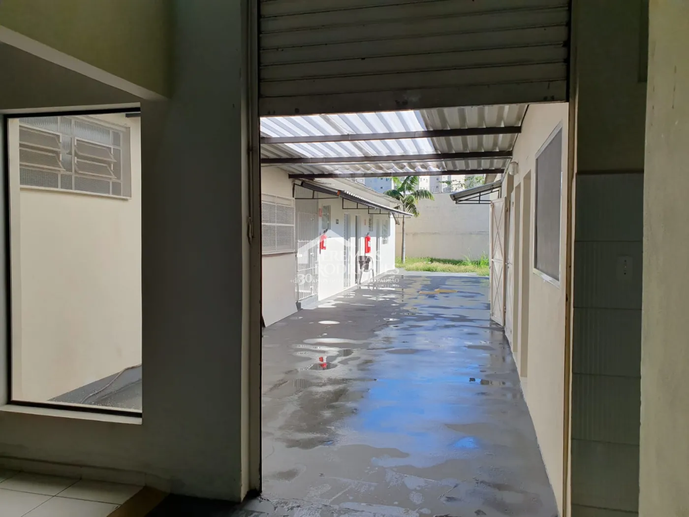 Galpão à venda no bairro Jardim Jaraguá em Taubaté/SP.