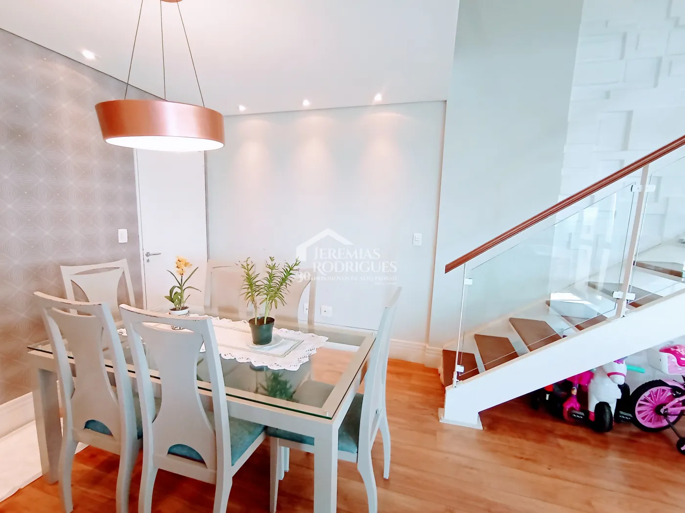 Apartamento à venda com 3 dormitórios no Edifício Jabuticabeiras em Taubaté/SP