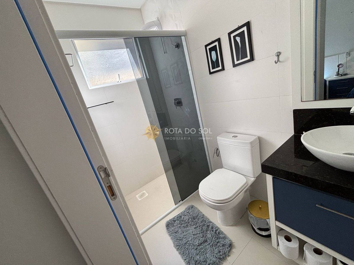 Residencial Salinas Apartamento Quadra Mar 4 Suítes em Meia Praia Itapema SC