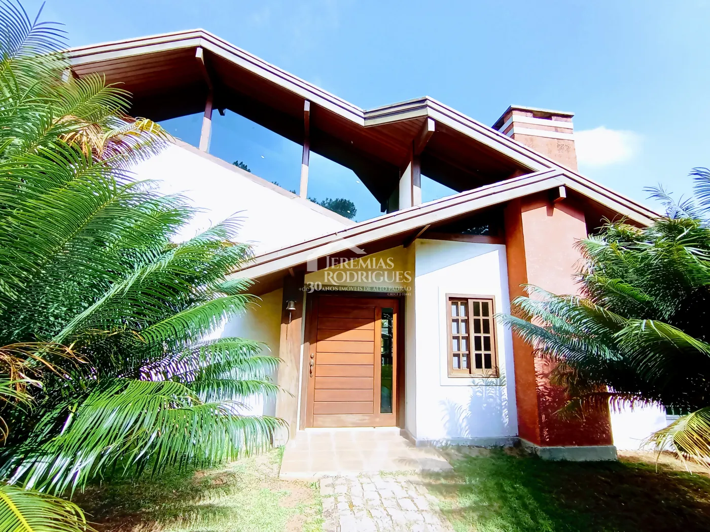 Casa à venda com 3 dormitórios no Condomínio Chácaras Cataguá em Taubaté/SP