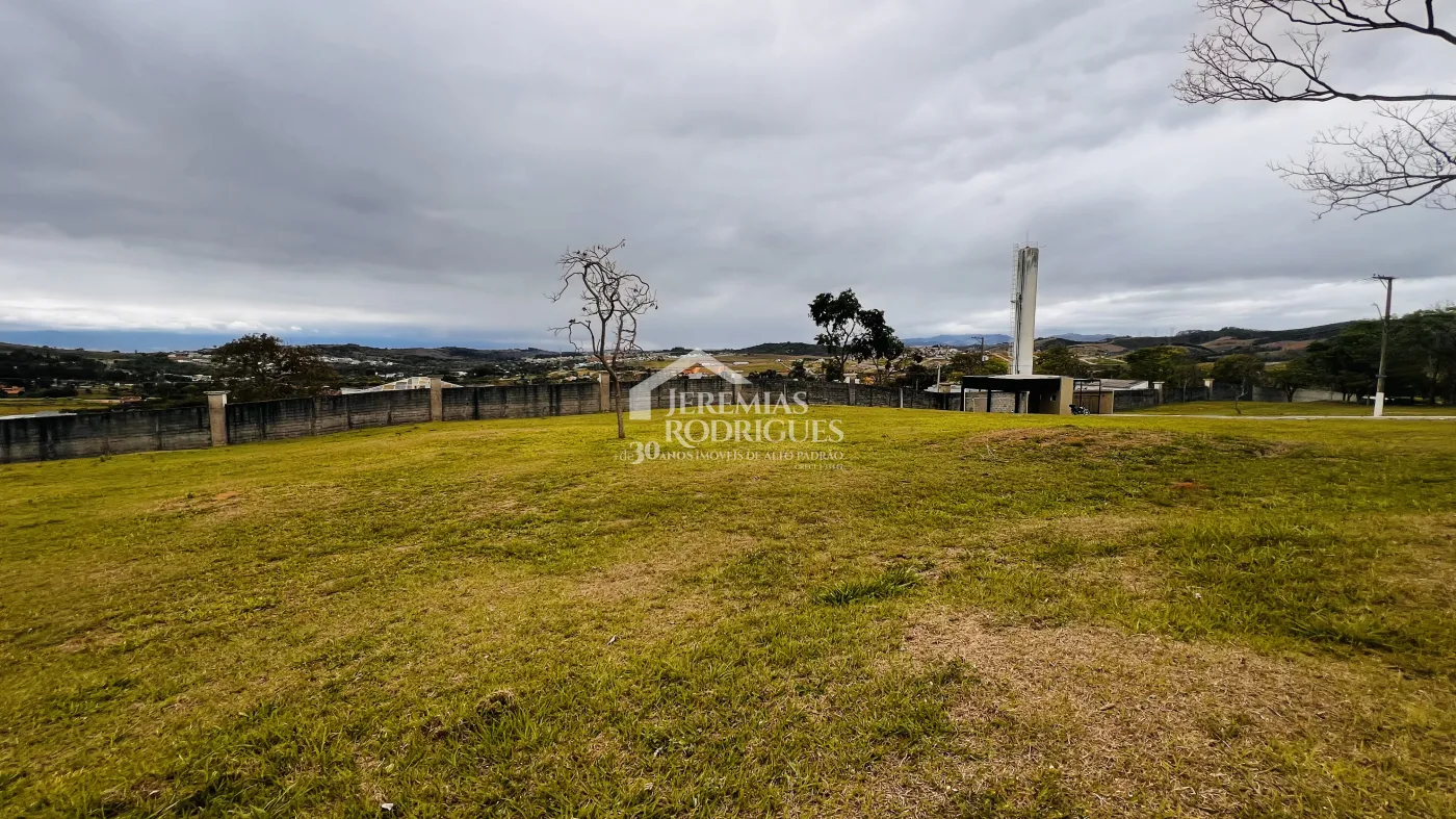 Terreno com 1.972 m² - Condomínio Chácara São Félix - Taubaté/SP.
