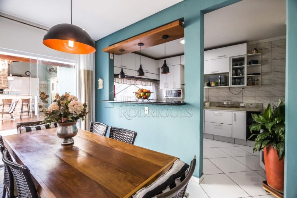 Casa à venda por R$ 750.000,00 - Pindamonhangaba/SP