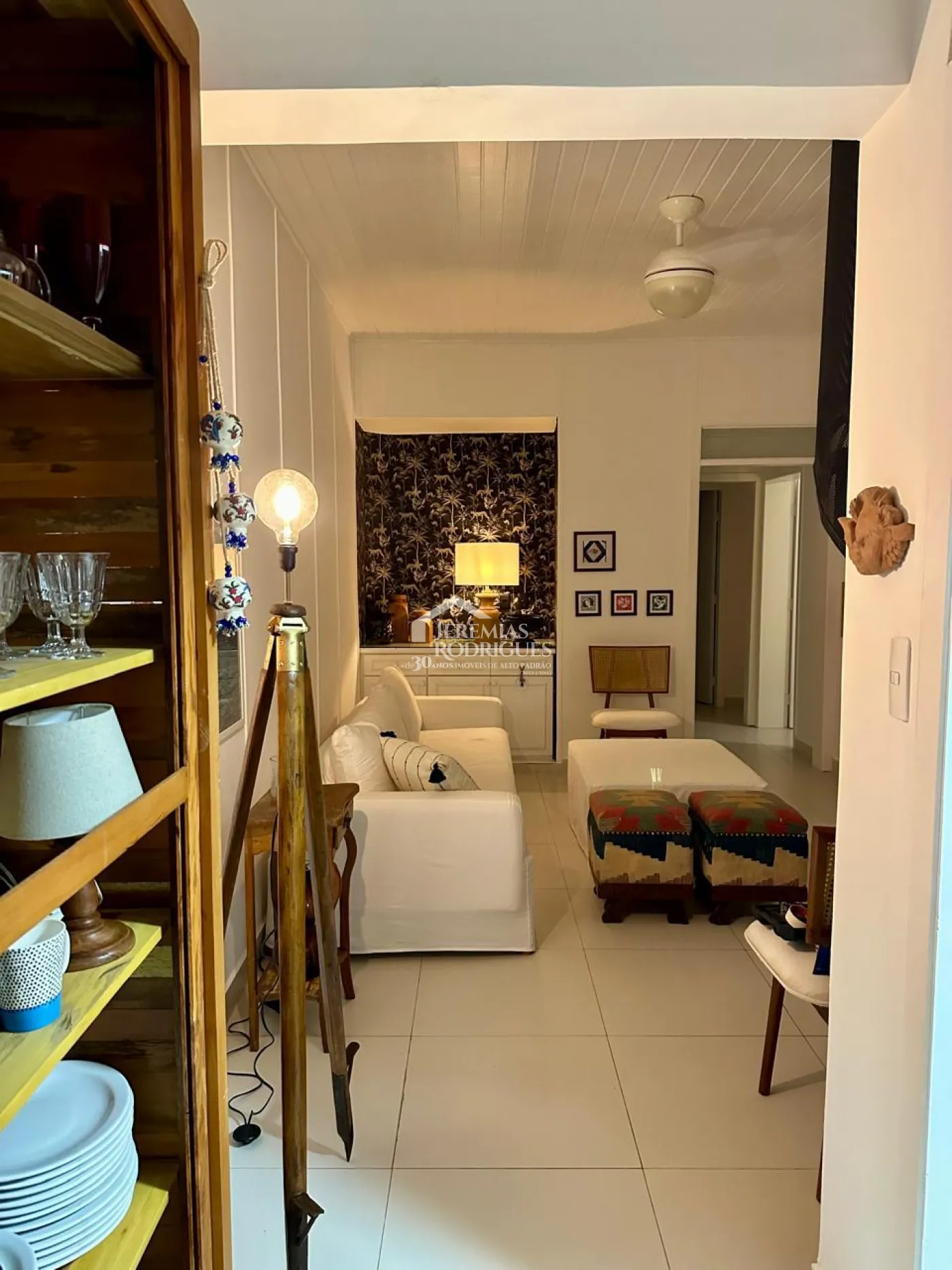 Apartamento duplex à venda com 3 dormitórios, 194 m² no Condomínio Lauro Rezende em Ubatuba/SP.