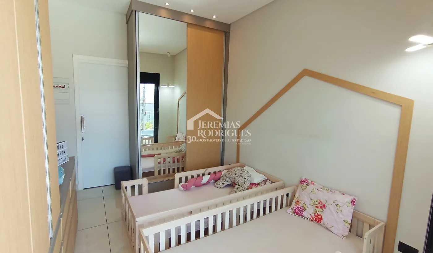 Casa à venda com 3 dormitórios no Condomínio Tecoara em Taubaté/SP.