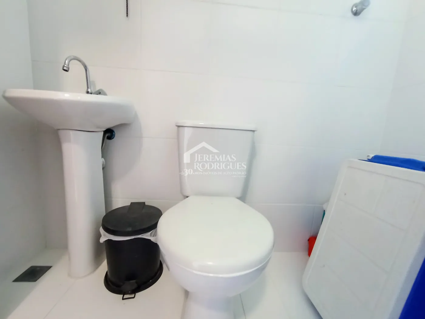 Casa à venda com 3 dormitórios no Condomínio Campos do Conde I em Tremembé/SP.