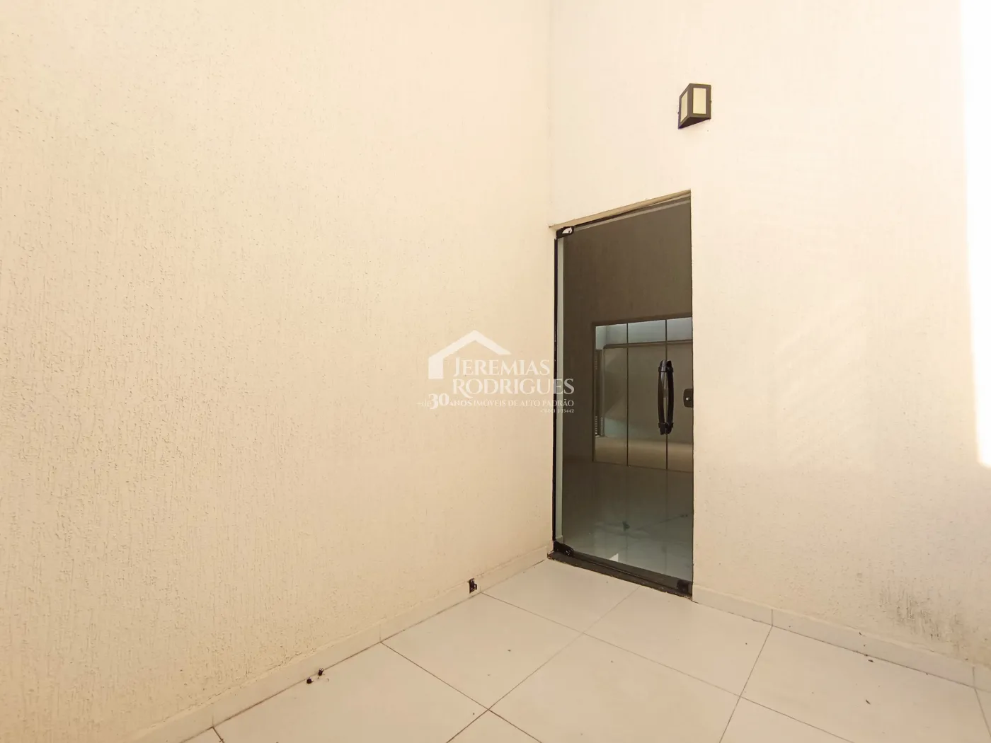 Casa à venda com 3 dormitórios no Condomínio Morada do Visconde em Tremembé/SP.