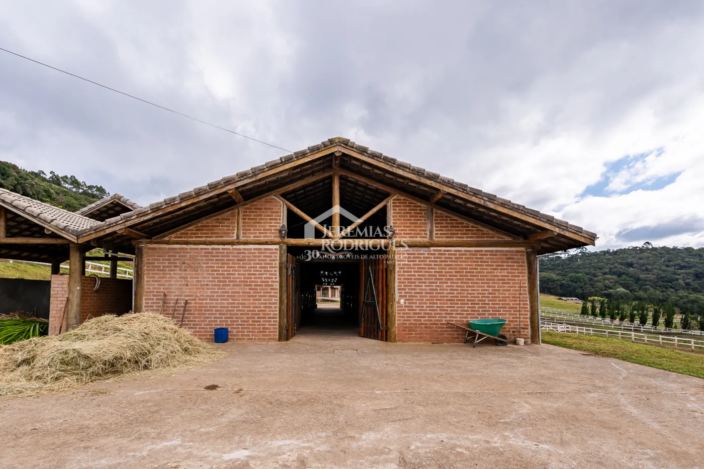Fazenda com 2.904.000 m² - Sapucaí-Mirim - MG