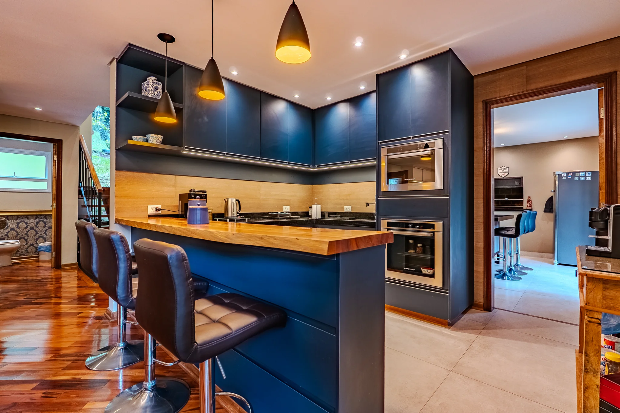 Casa à venda com 4 suítes no Parque Pedra do Baú em Campos do Jordão/SP. 