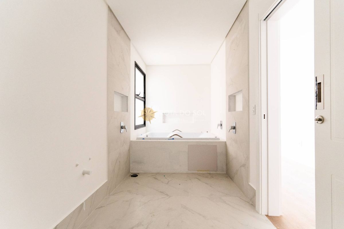 Maison Lafayette Apartamento 4 Suítes Meia Praia Itapema SC