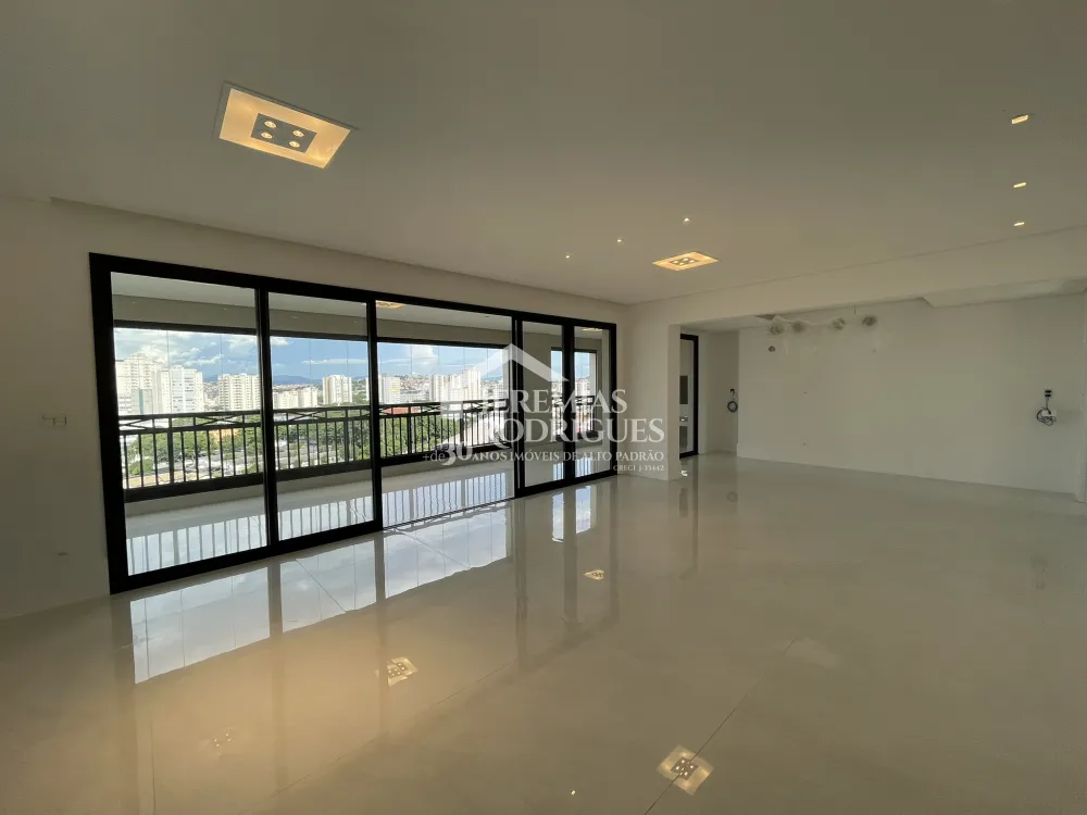 Apartamento com 3 suítes, 211 m² no Edifício Europa em Taubaté/SP