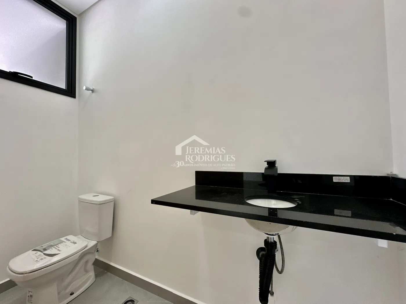 Casa para venda e locação com 3 suítes no Condomínio Cyrela Landscape em Taubaté/SP.