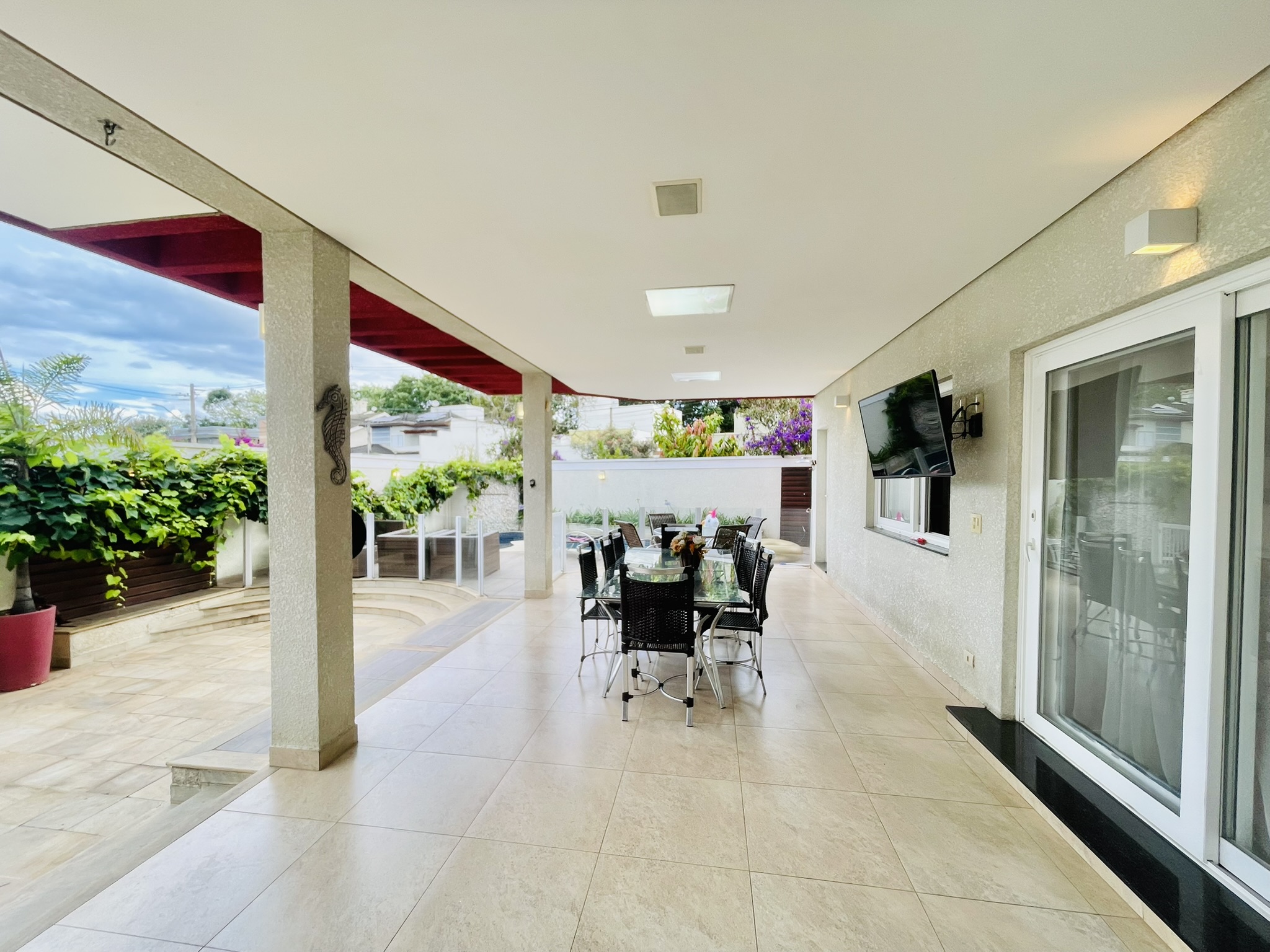 Casa para venda com 4 dormitórios no Condomínio Campos Do Conde I em Tremembé/SP