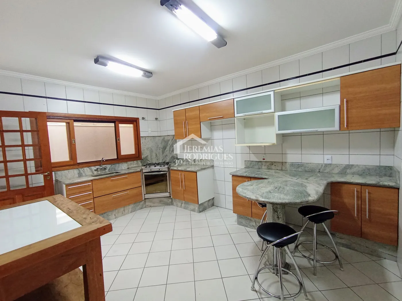 Casa para venda e locação com 3 dormitórios no Condomínio Taubaté Village em Taubaté/SP