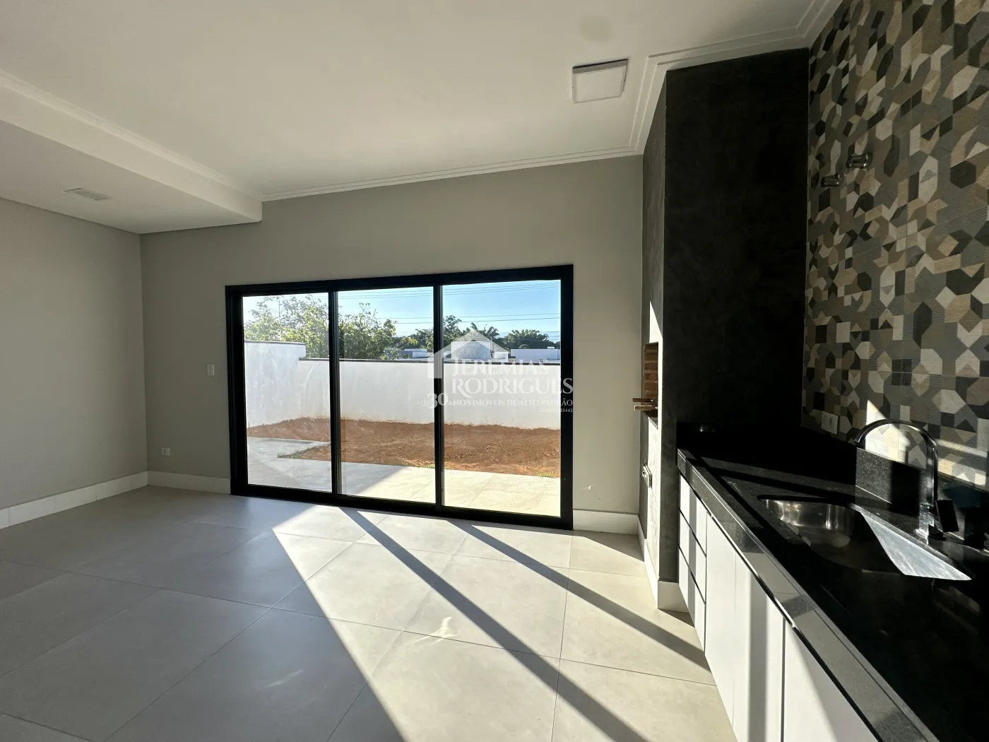 Casa para locação com 3 dormitórios no Condomínio Parque das Araucárias em Tremembé/SP
