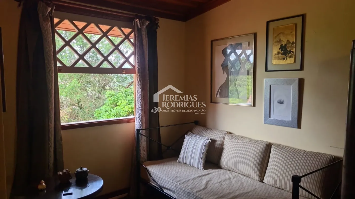 Casa à venda com 4 suítes no bairro Descansópolis em Campos do Jordão/SP.