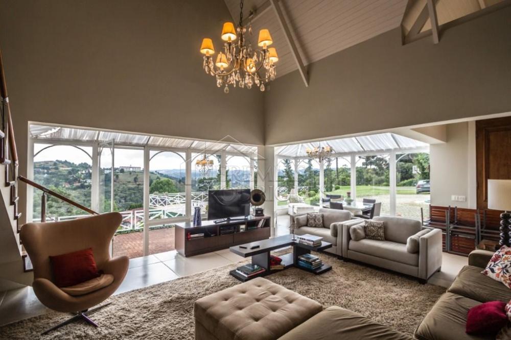 Casa à venda com 7 dormitórios no bairro Recanto das Araucárias em Campos do Jordão/SP.